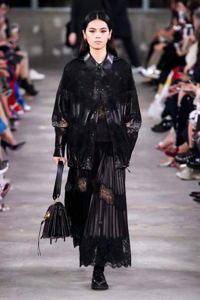 Look 37